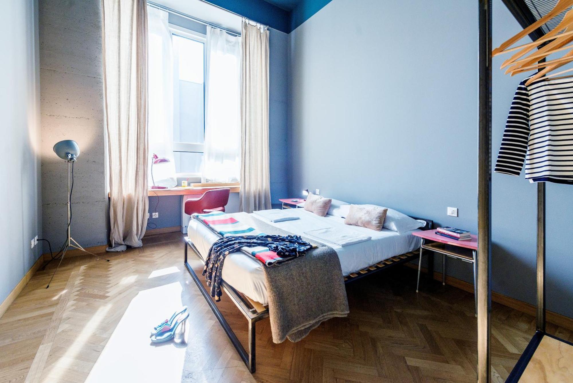 Casabase, Milan